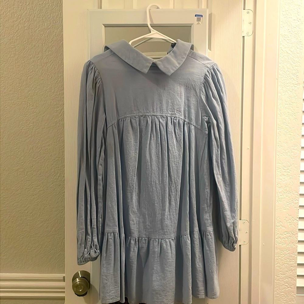 Women Baby blue, collared, knee length, balloon sleeve dress.
